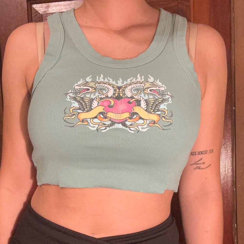 green crop top!